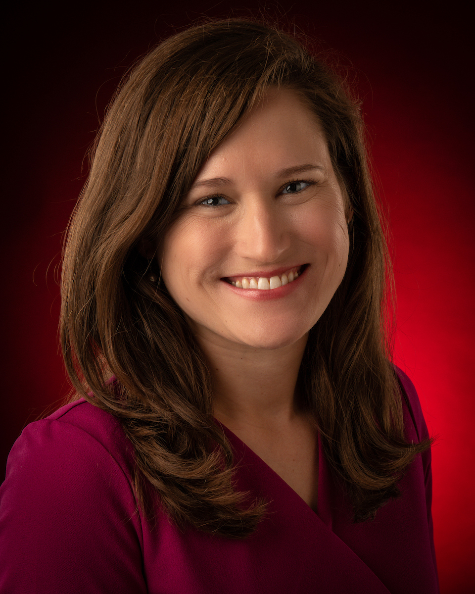 Laura Dove Headshot
