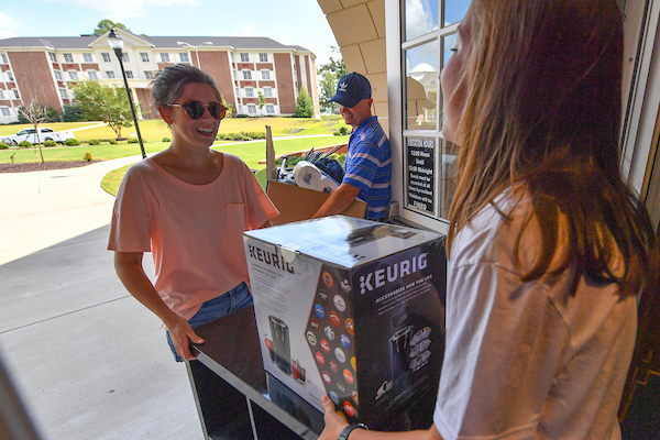 Move-in day at Troy University