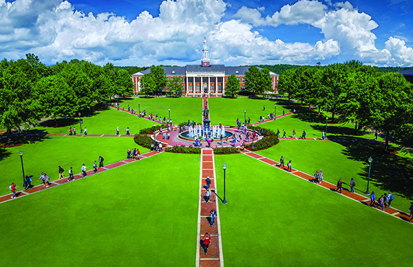 Academic quad on the Troy, Alabama campus