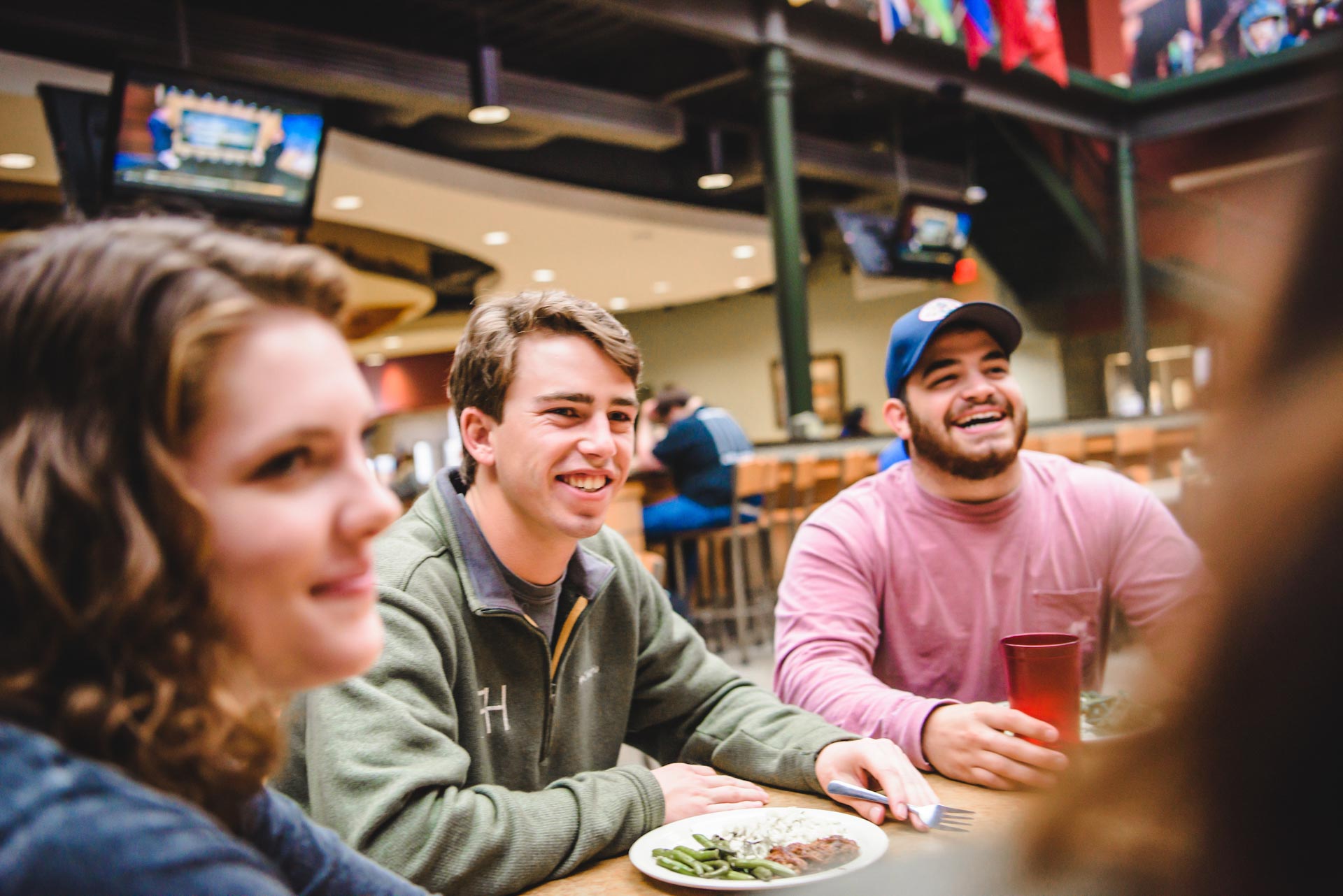 TROY students eating in the dining hall.